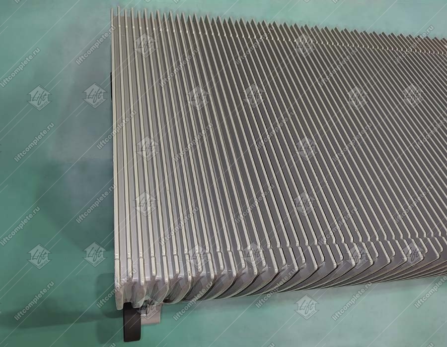 Ступень эскалатора, SJEC, 800 мм, диаметр роликов - 70х25 мм, без демаркаций